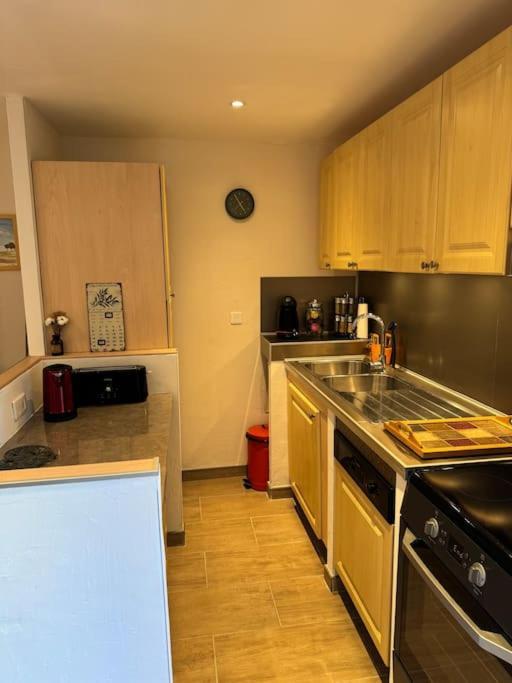 Appartement De Plain-Pied Avec Jardin Avignone Esterno foto