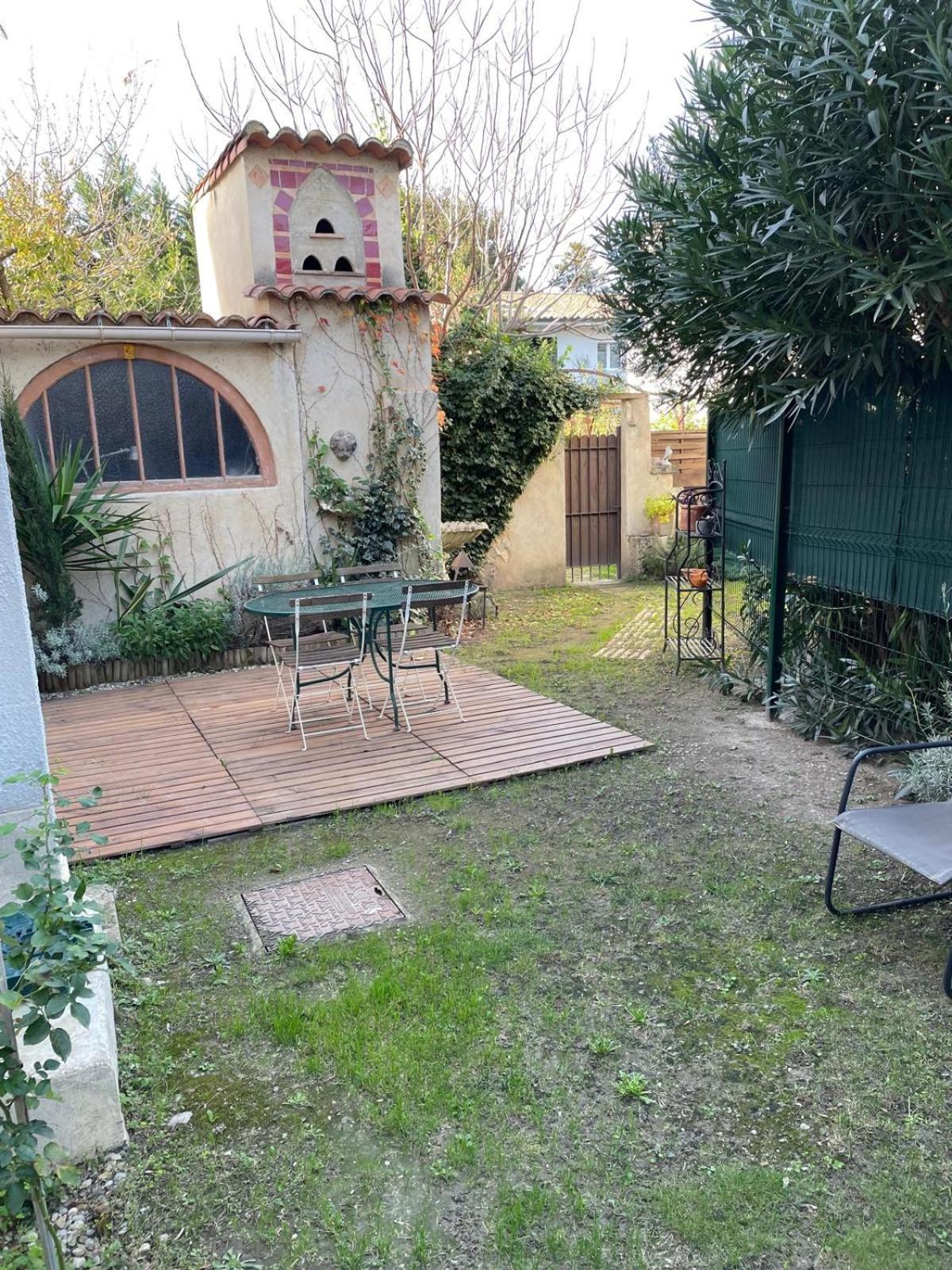 Appartement De Plain-Pied Avec Jardin Avignone Esterno foto